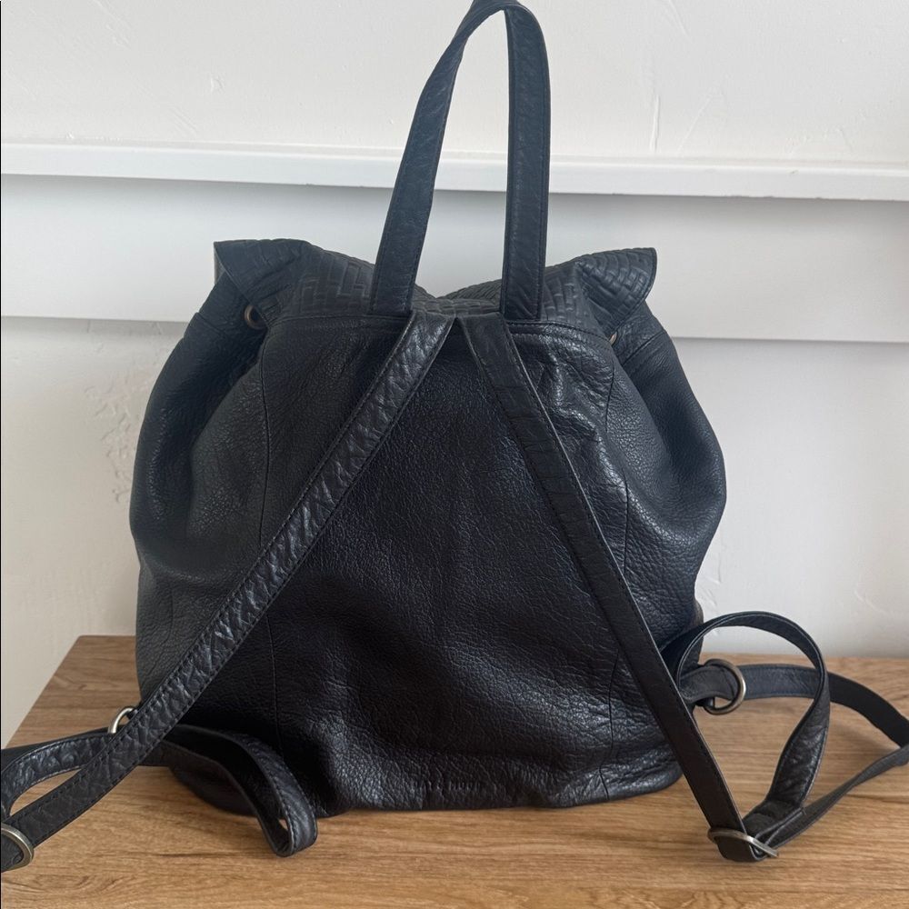 Anthropologie DAY & MOOD Black Leather Backpack Sleek Minimalist Chic Casual EUC - Picture 2 of 16